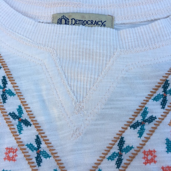 ⚘ Democracy Embroidered Tunic - Picture 13 of 16